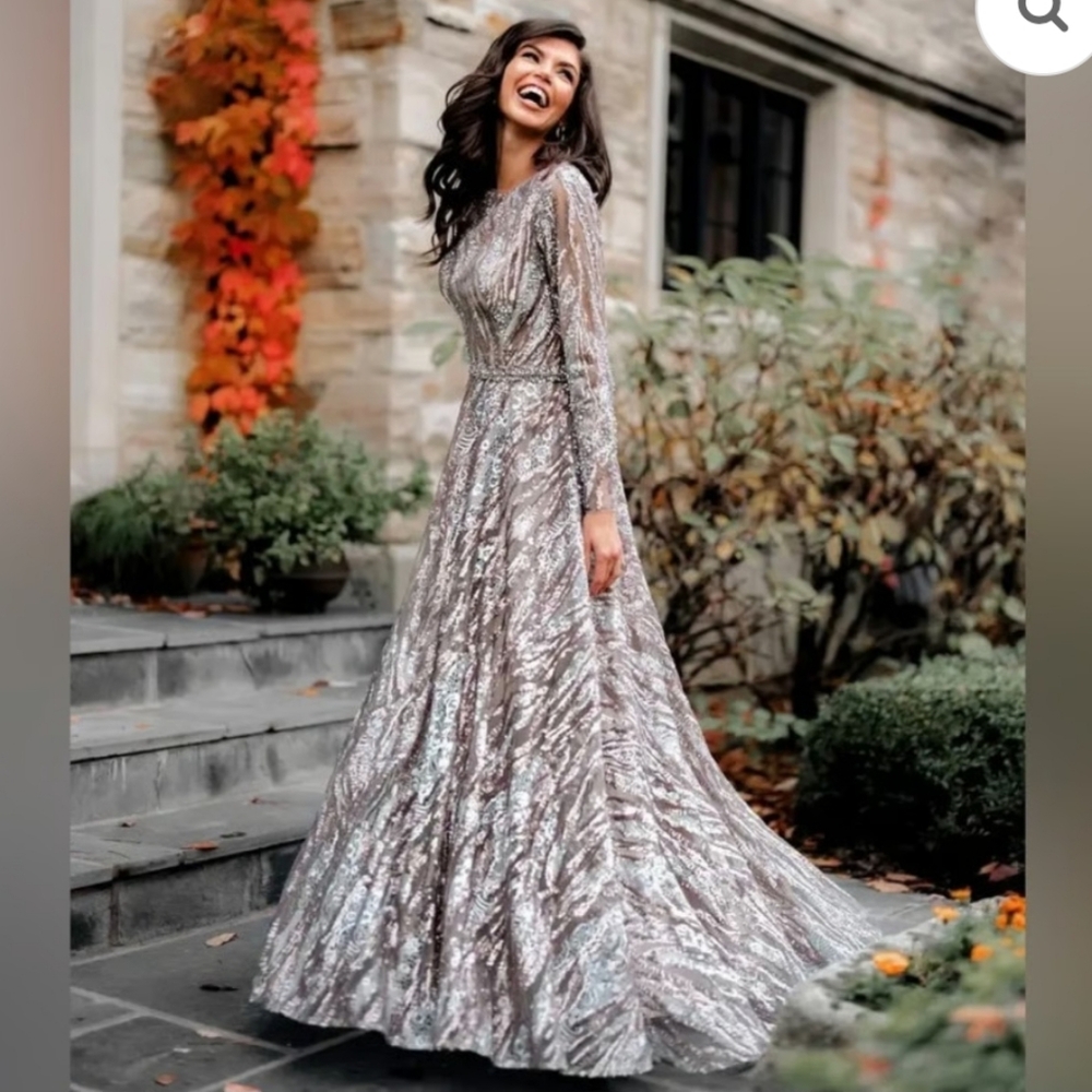 NWT Mac Duggal [ 4 ] 79261 Sequin Long Sleeve Bateau A-Line Gown Mocha